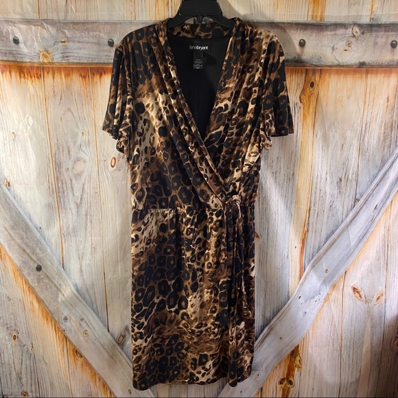 Lane Bryant Dresses & Skirts - NWOT Lane Bryant Short Sleeve Faux Wrap Dress Stretchy Wrinkle Resistant Leopard